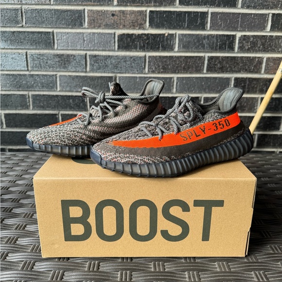 New YZY 350 V2 - Picture 2 of 9